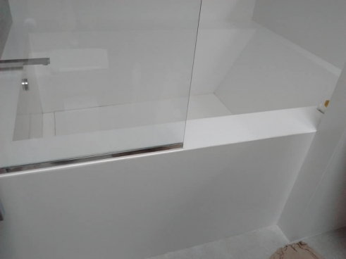 Orçamento: Banheira de Silestone Blanco Zeus